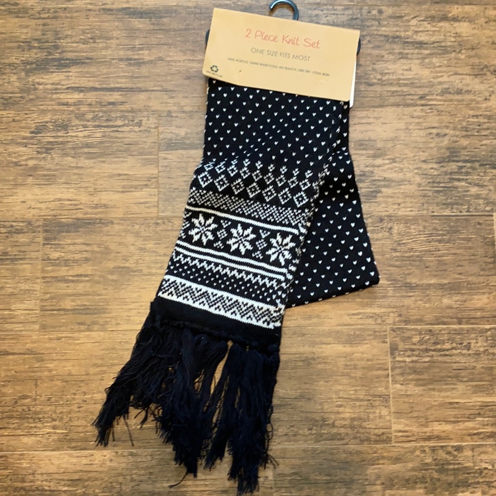 Knit scarf
